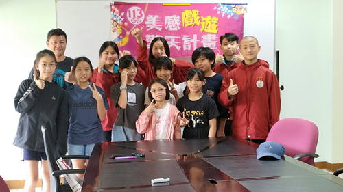 We learned about students’ study motivation and learning experience through the
interview.